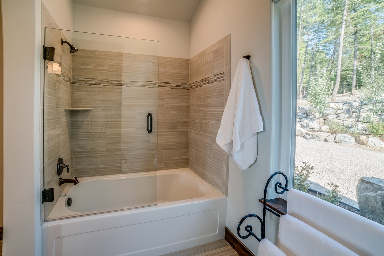 Shower & Tub Repair in Buena Vista